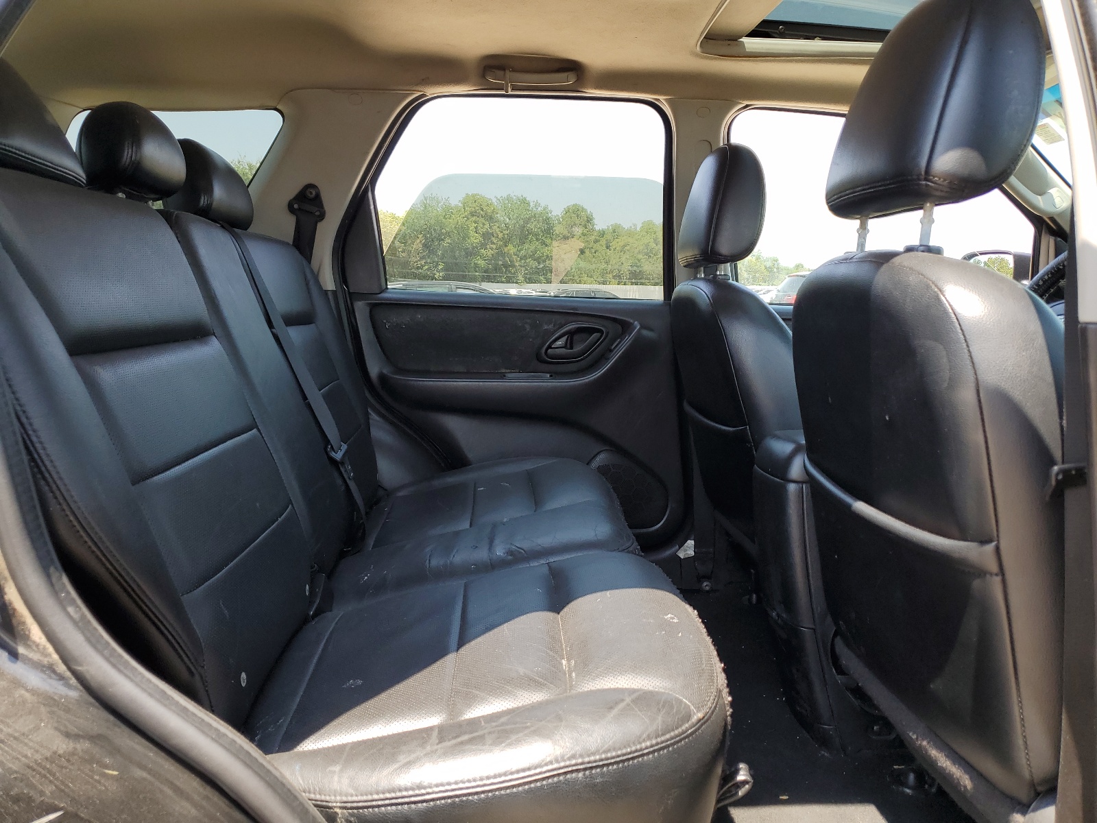 1FMYU041X5KA80263 2005 Ford Escape Limited