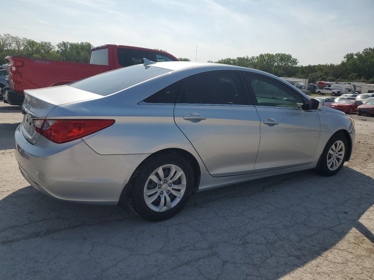 2011 Hyundai Sonata - Image 3