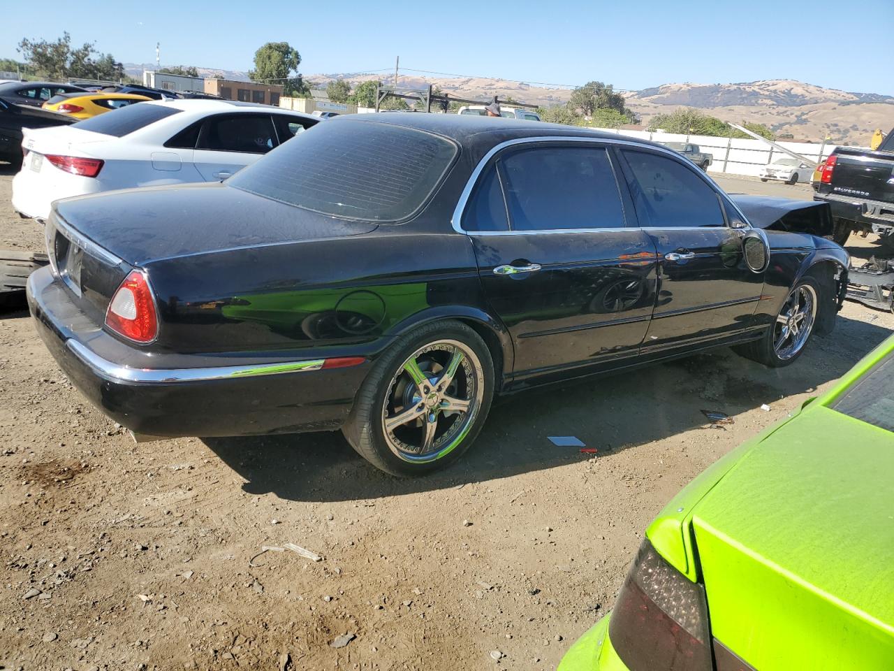 2005 Jaguar XJ - Image 3