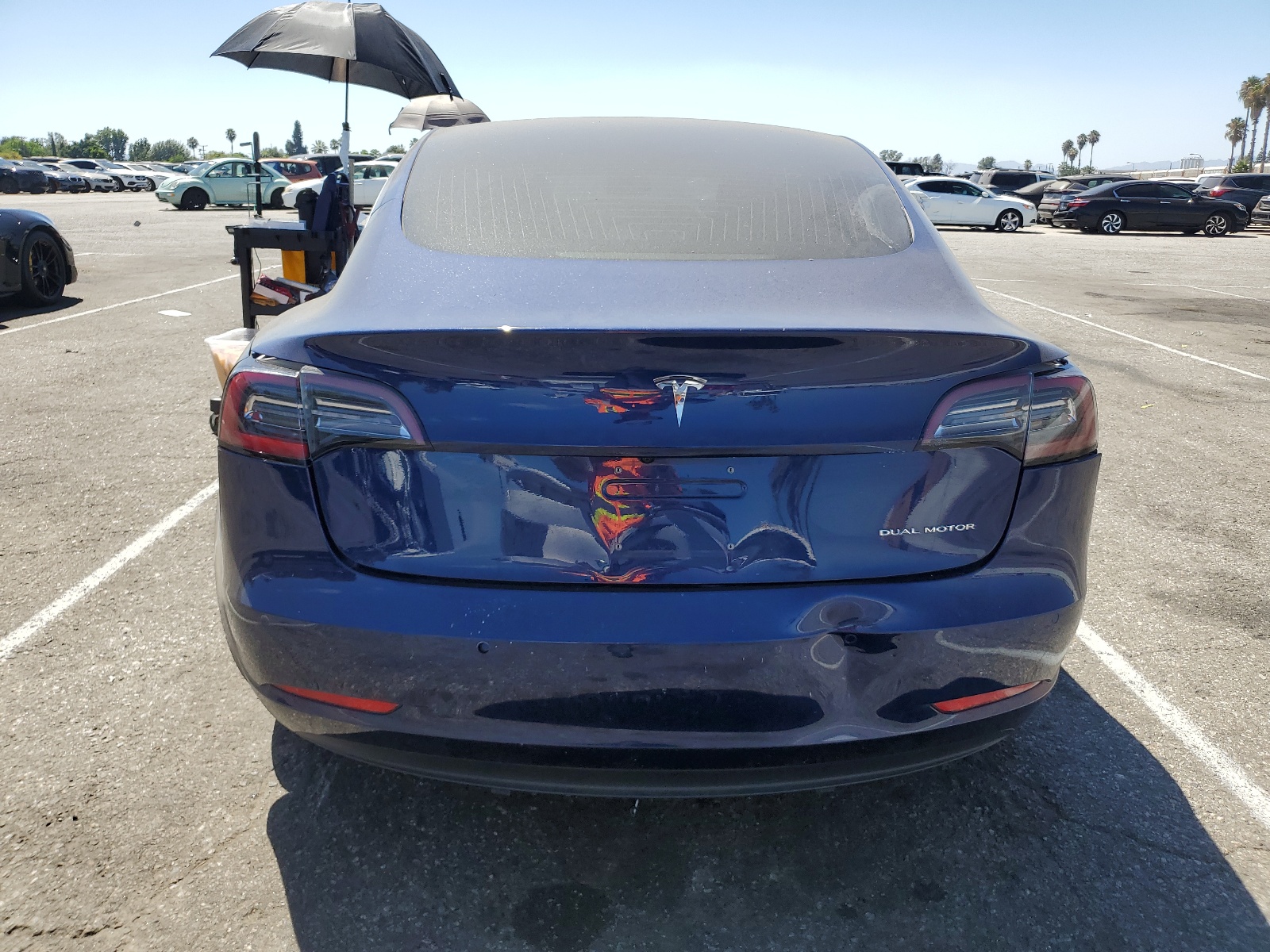 5YJ3E1EB7JF092063 2018 Tesla Model 3