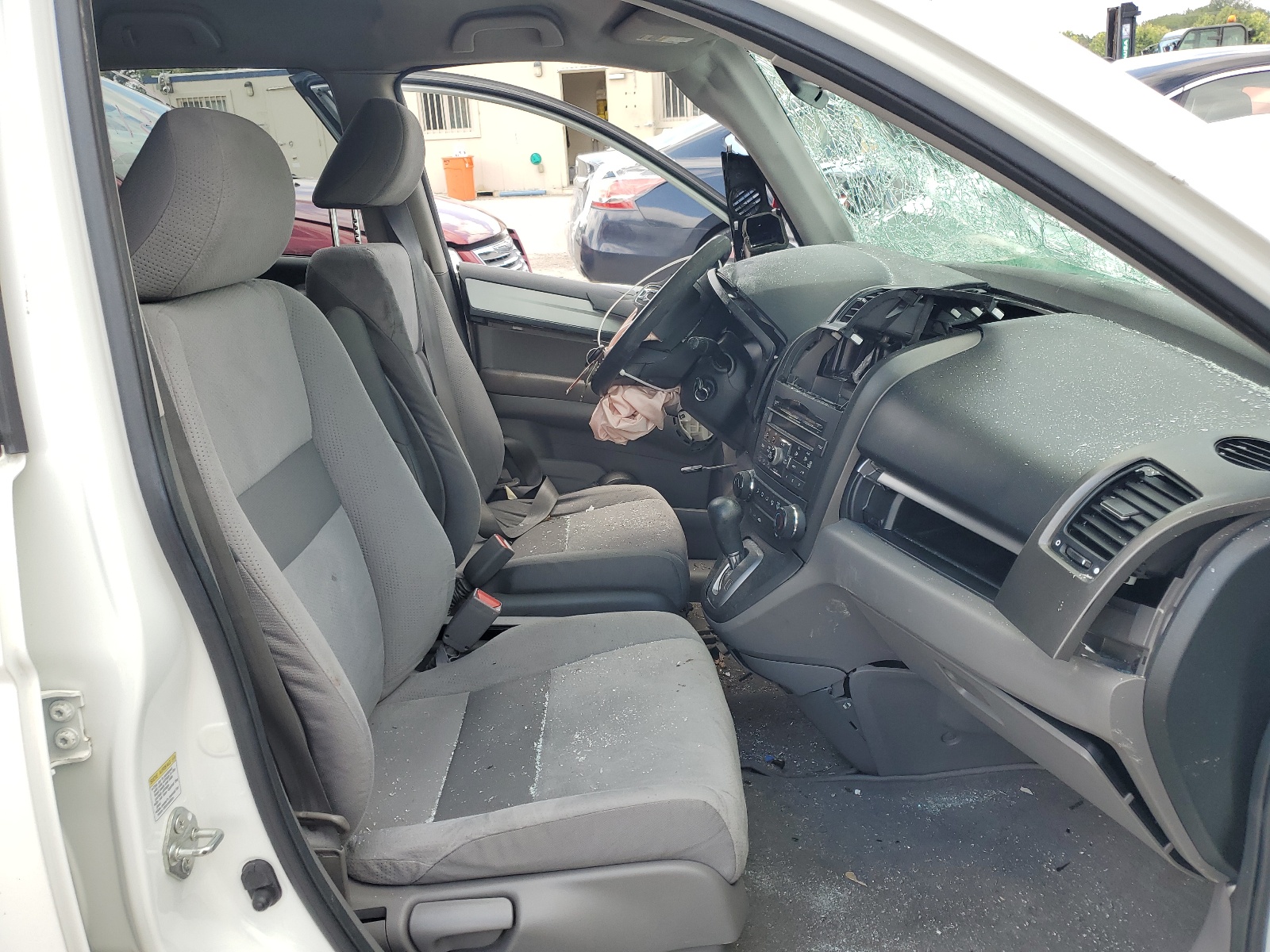 JHLRE4H4XBC028822 2011 Honda Cr-V Se