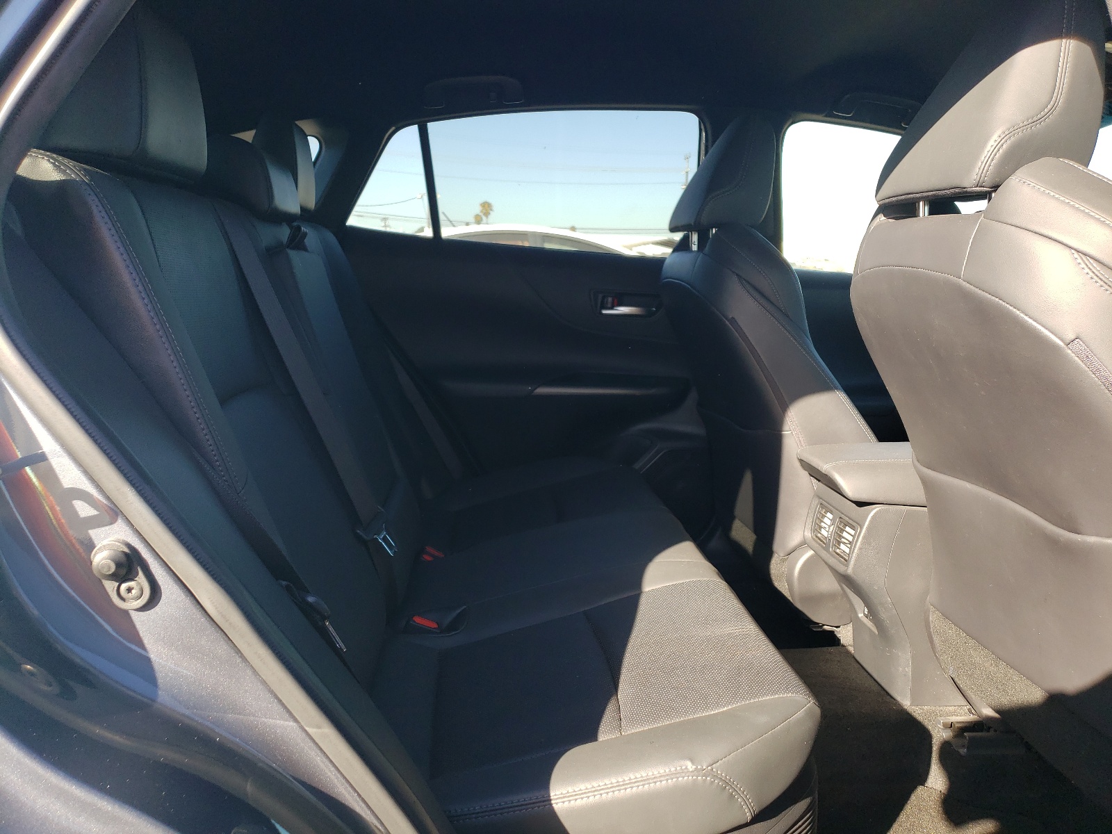 JTEAAAAH7MJ038624 2021 Toyota Venza Le