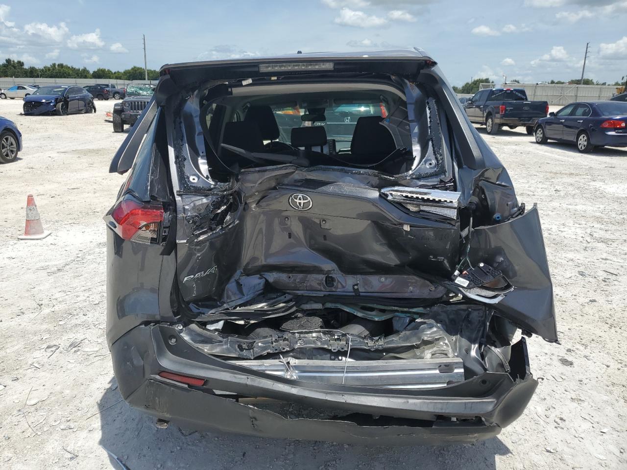 2021 Toyota Rav4 Le VIN: 2T3K1RFV7MC112472 Lot: 65892644