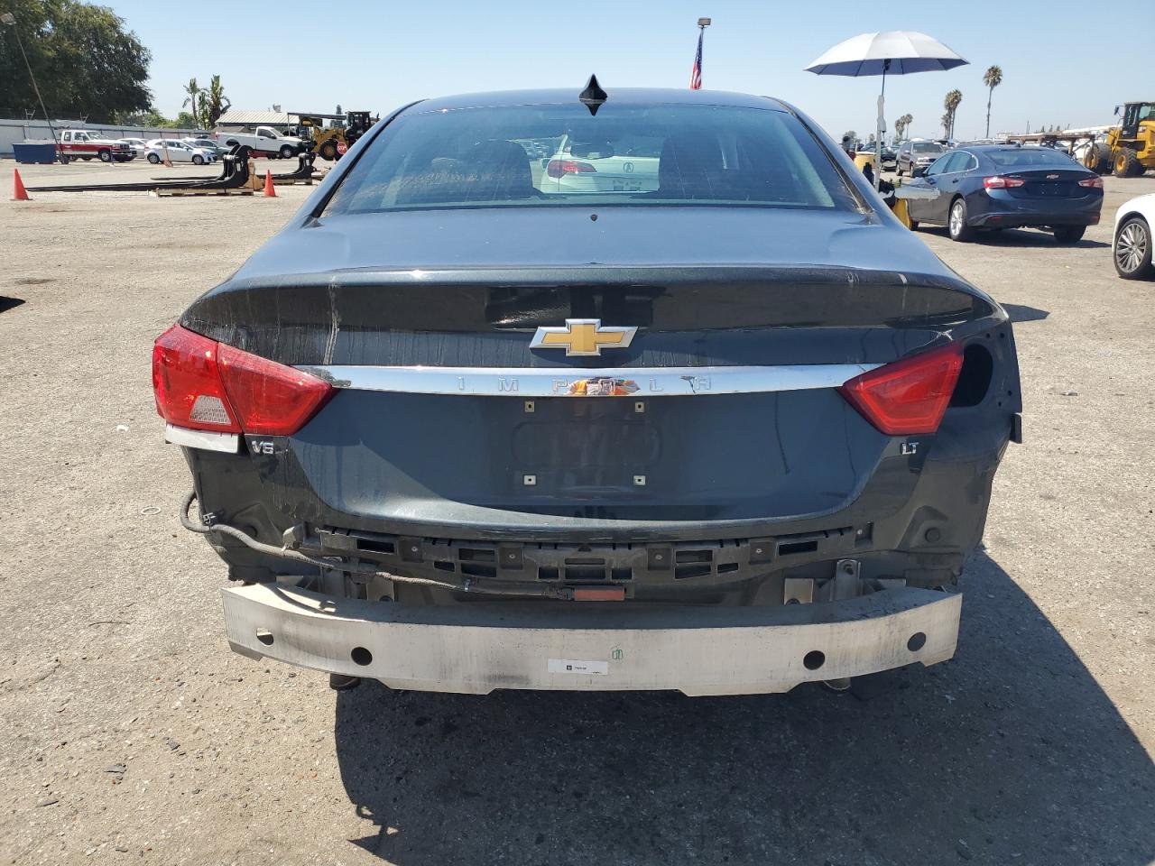 2G1105S32J9135926 2018 Chevrolet Impala Lt