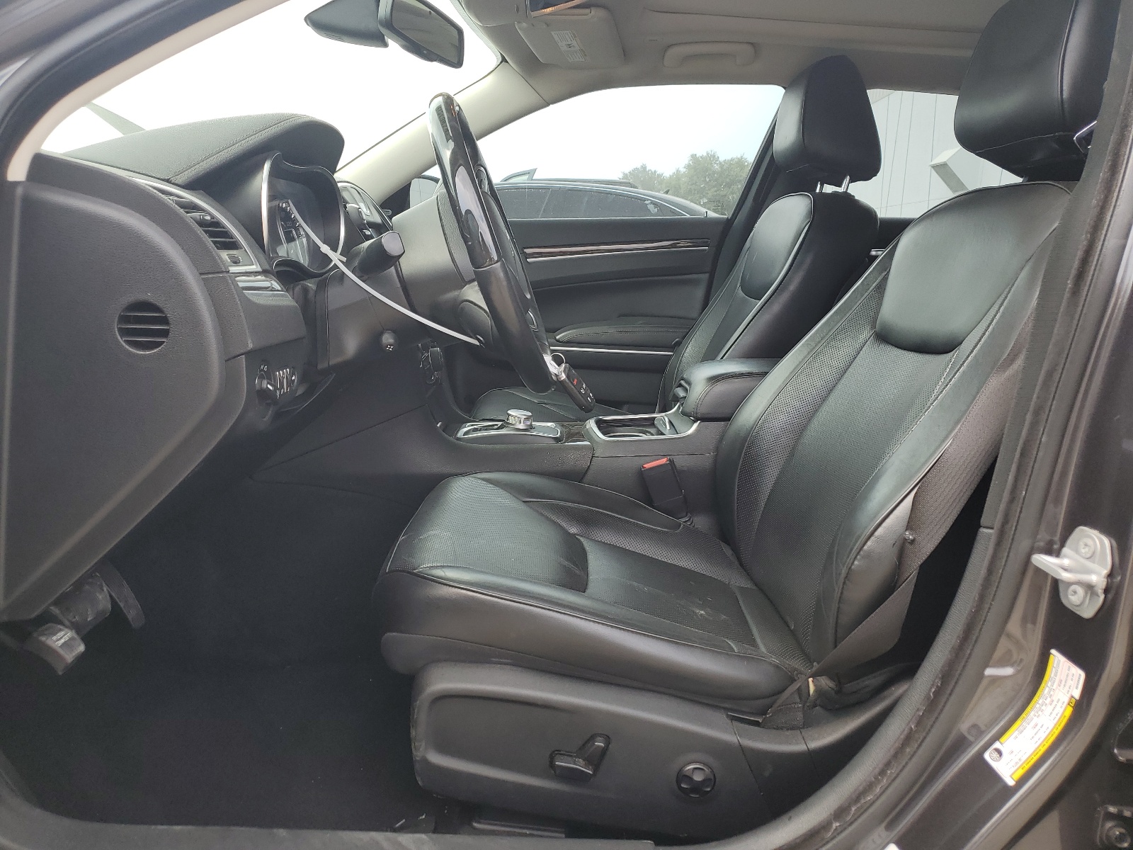 2C3CCAEG7KH585808 2019 Chrysler 300 Limited