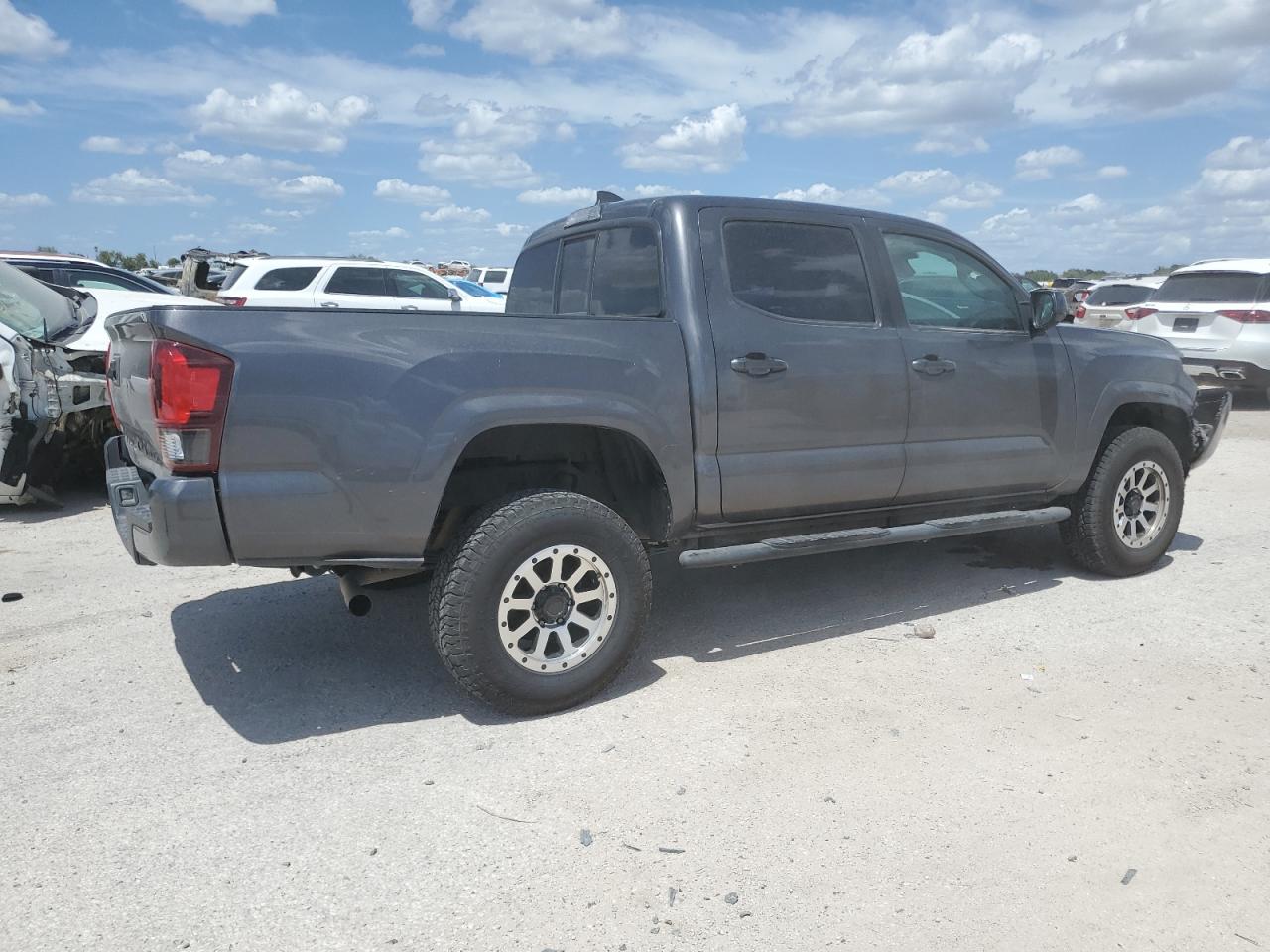 5TFAX5GN1JX116993 2018 Toyota Tacoma Double Cab