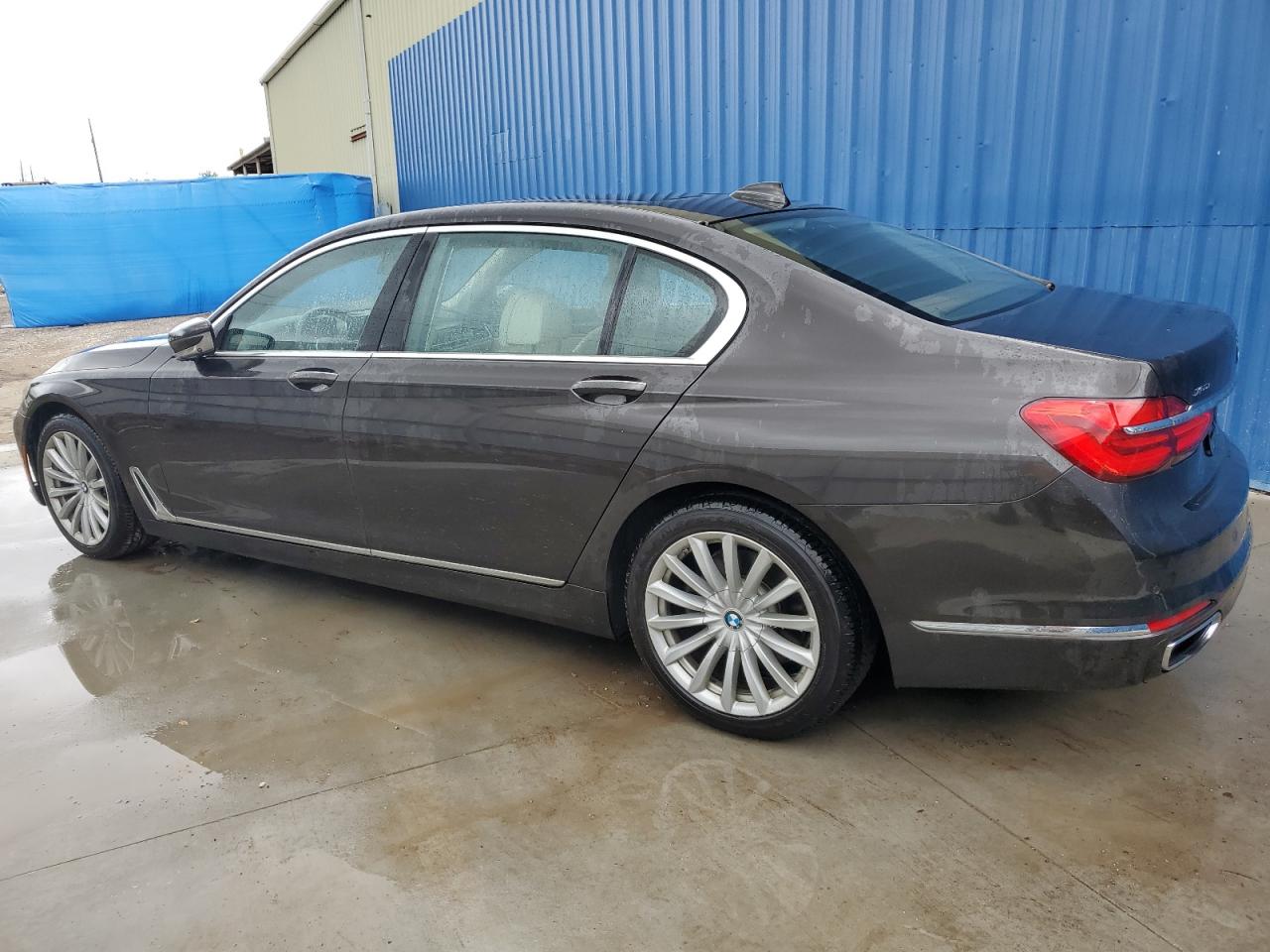 WBA7E4C59HGU99640 2017 BMW 7 SERIES - Image 2