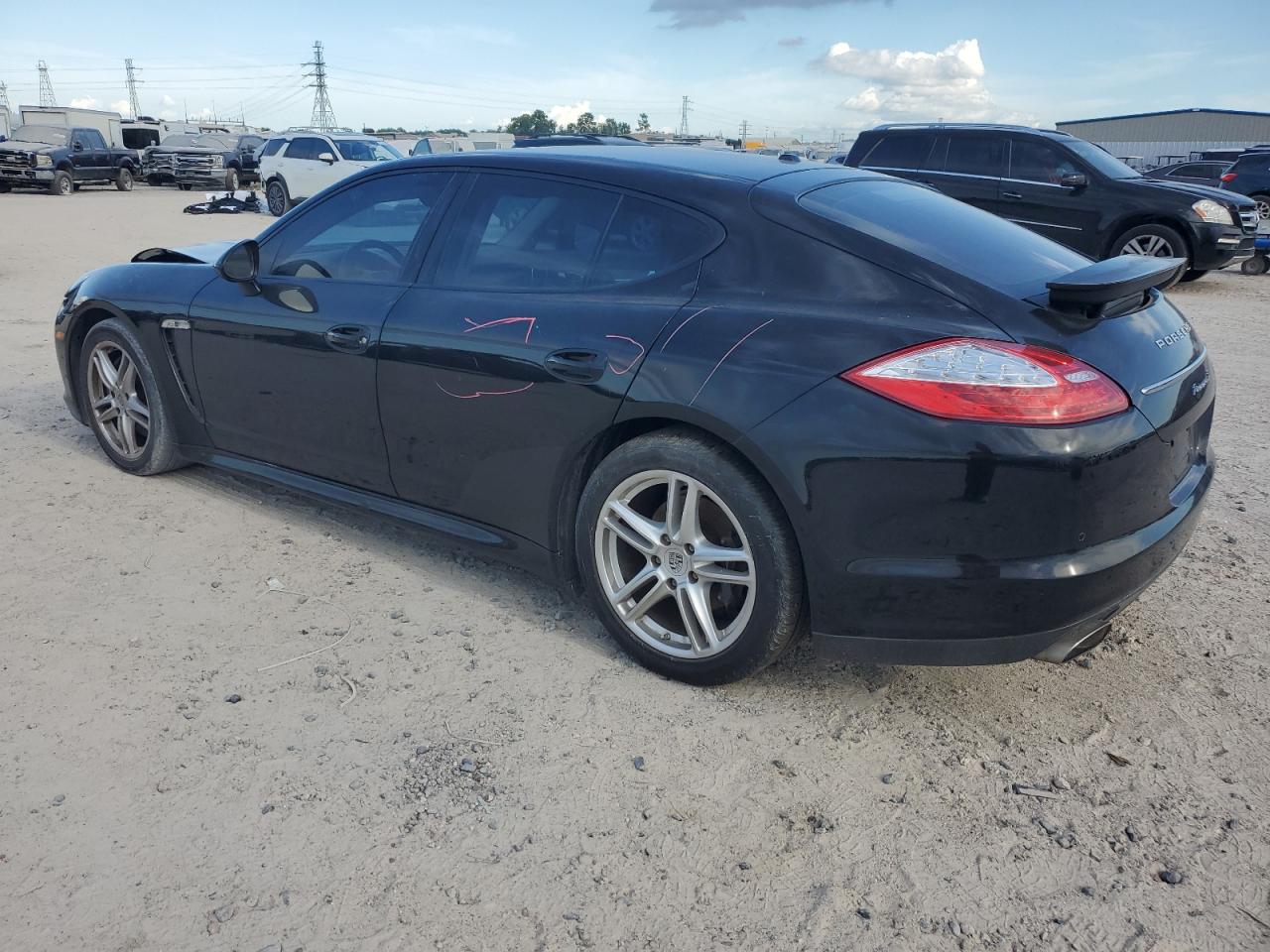 WP0AA2A71BL021031 2011 Porsche Panamera 2