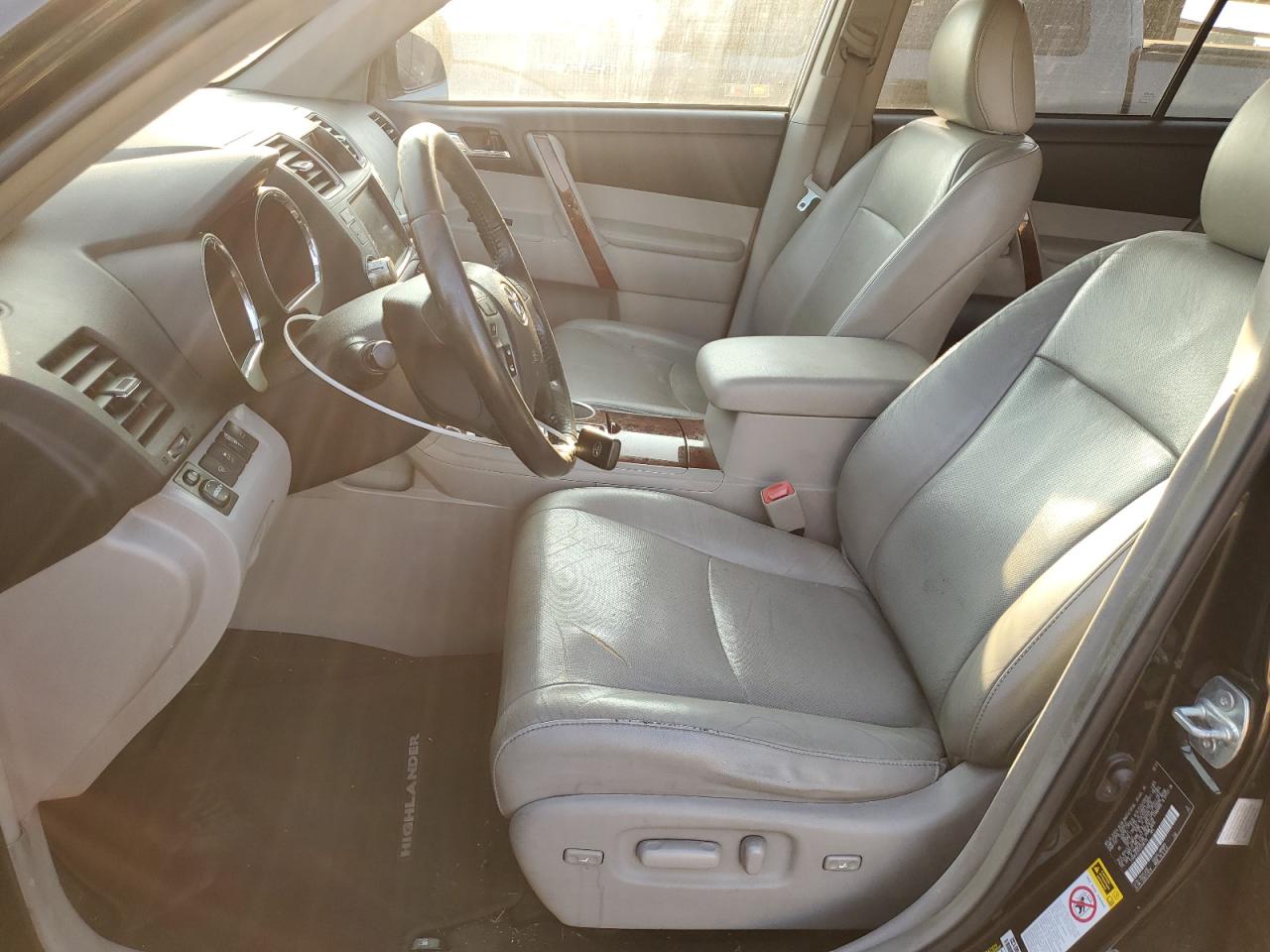 2012 Toyota Highlander - Image 7