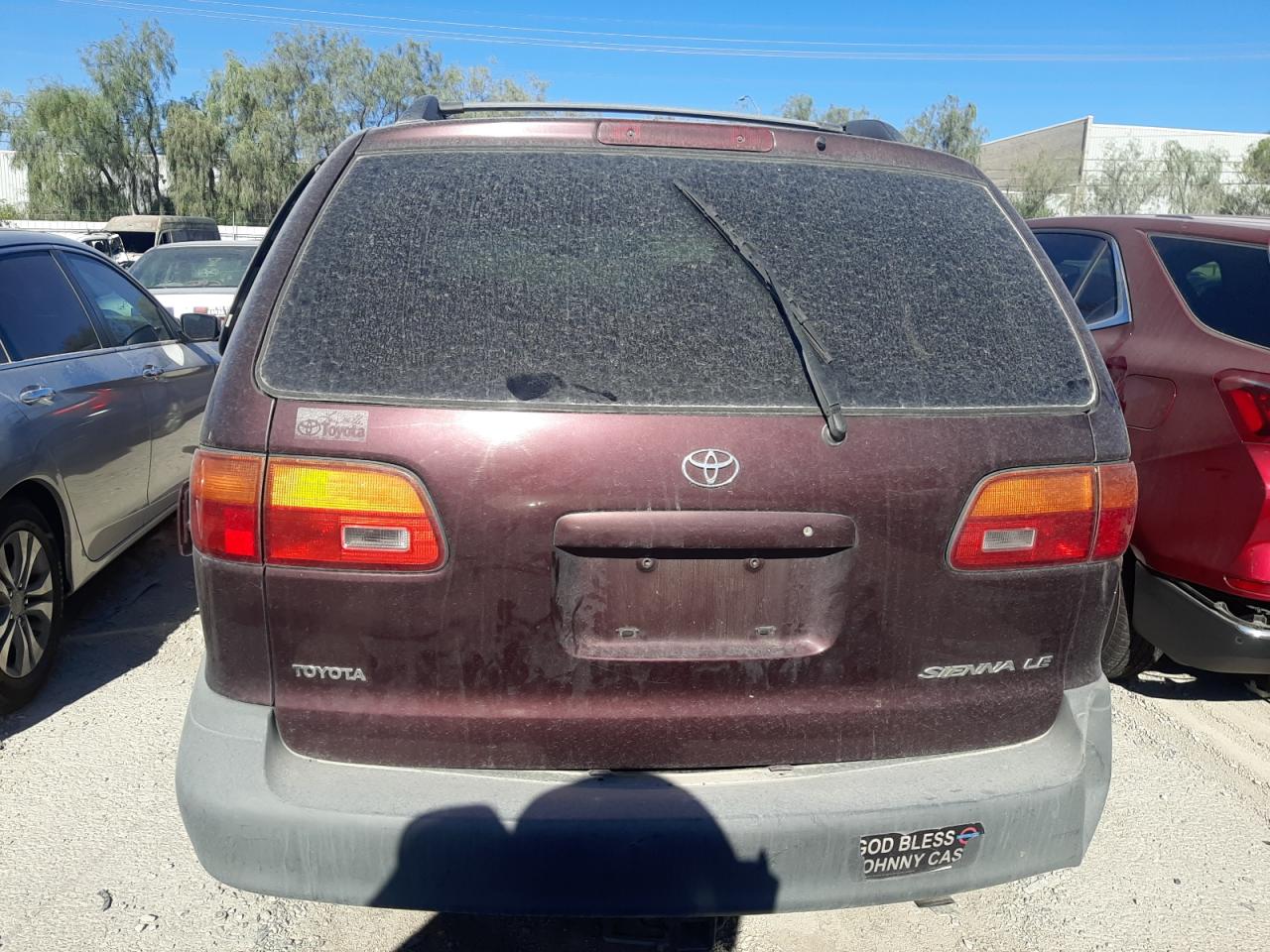 2000 Toyota Sienna Le VIN: 4T3ZF13C6YU226004 Lot: 59800084