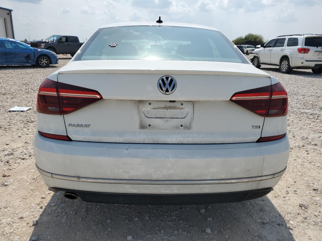 1VWAA7A3XJC026623 2018 Volkswagen Passat S