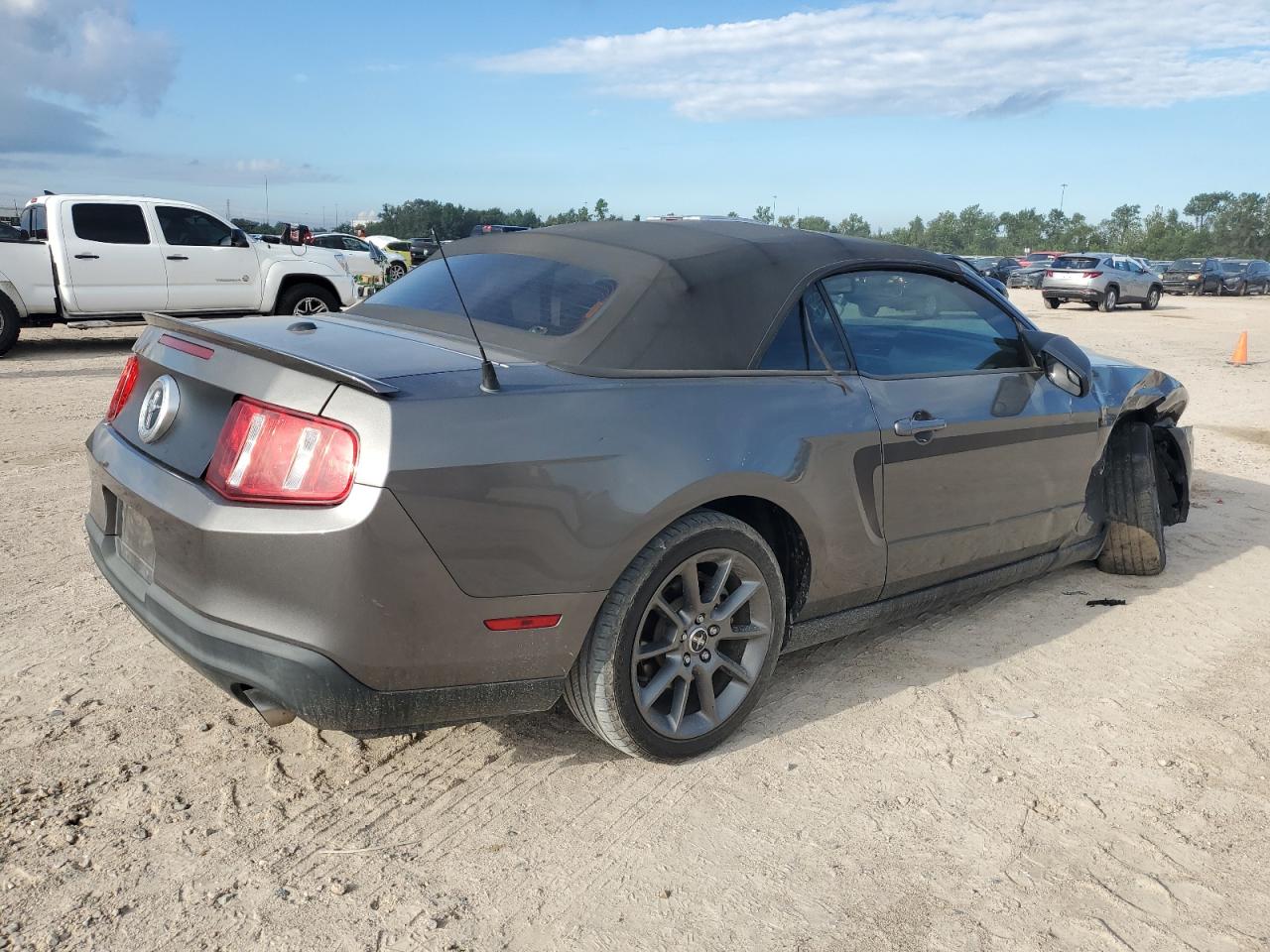 2011 Ford Mustang - Image 3