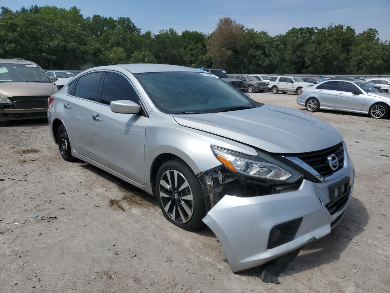 2018 Nissan Altima - Image 4
