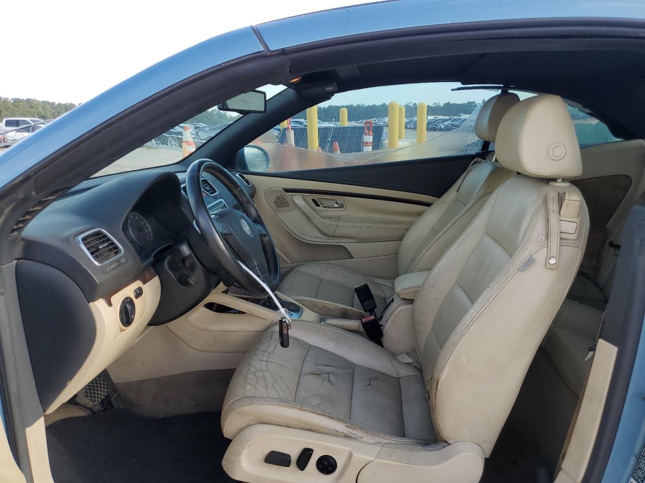 2007 Volkswagen Eos 2.0T Luxury VIN: WVWFA71F87V011716 Lot: 68946314