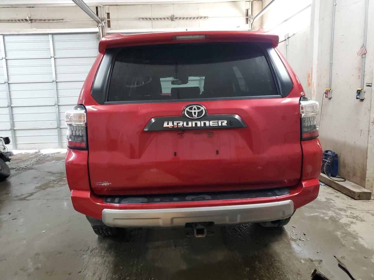 2020 Toyota 4Runner Sr5/Sr5 Premium VIN: JTEBU5JR5L5750780 Lot: 67517324