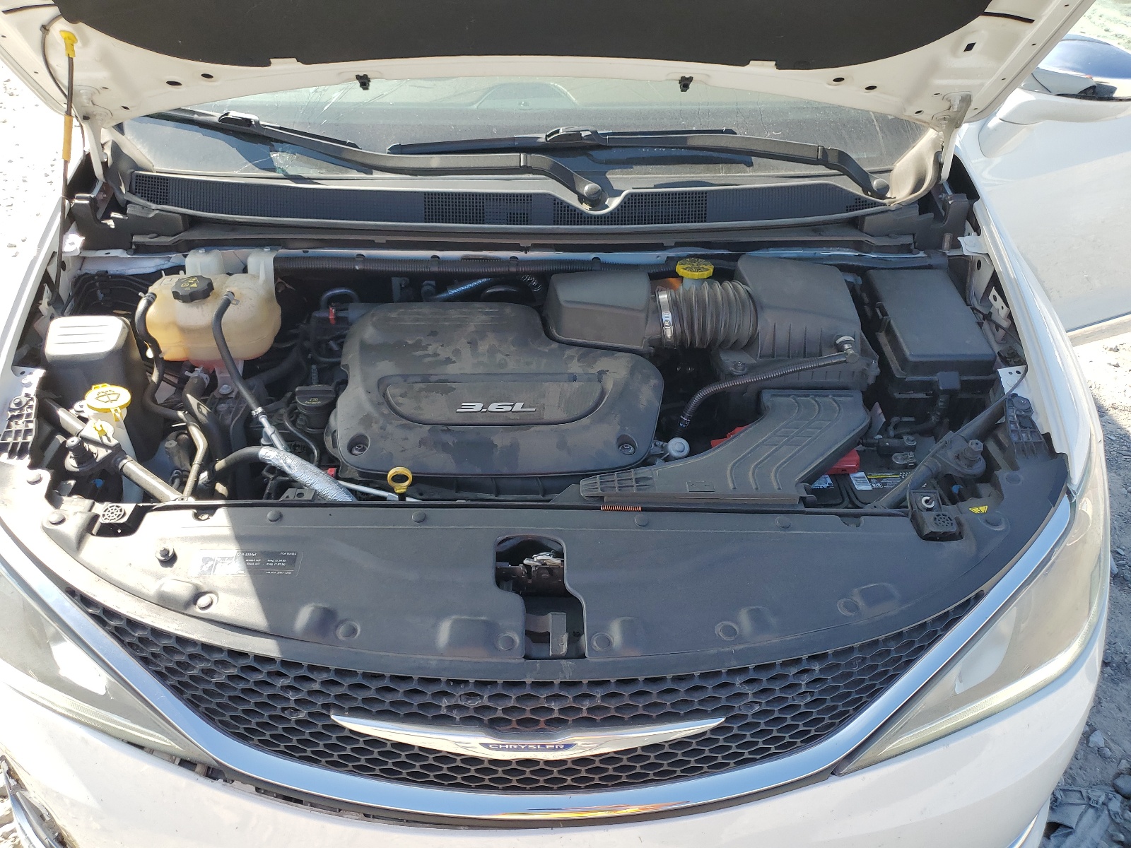 2C4RC1GG0KR532221 2019 Chrysler Pacifica Limited