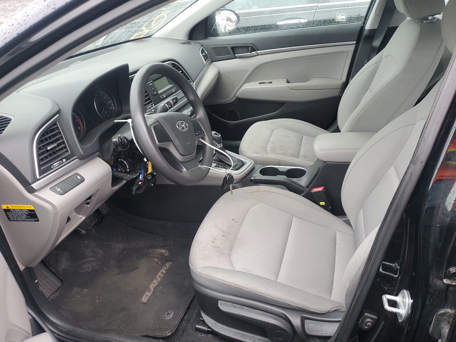 KMHD74LFXHU127911 2017 Hyundai Elantra Se