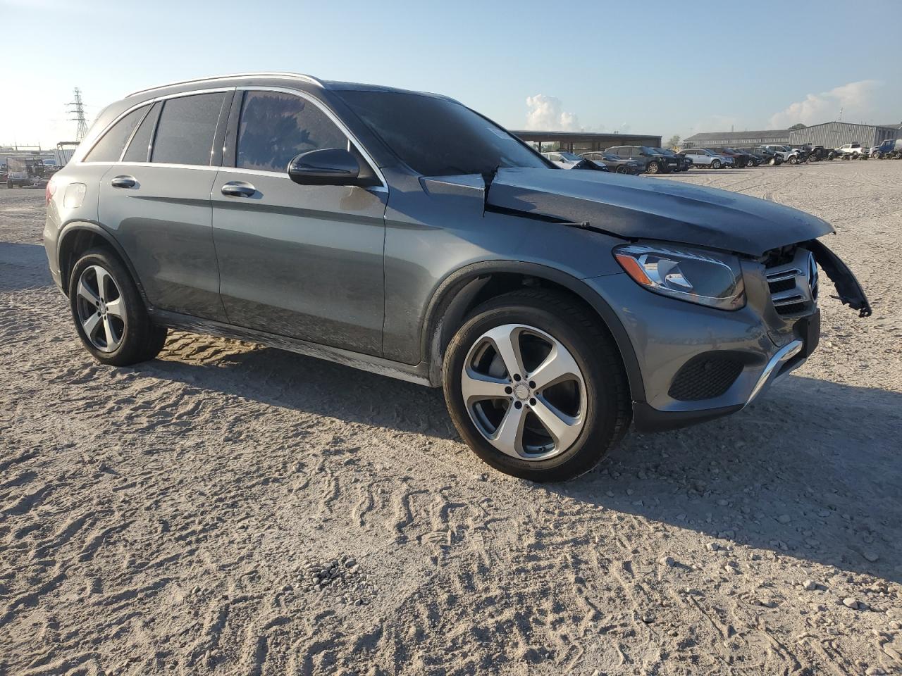 VIN WDC0G4JBXHF169027 2017 MERCEDES-BENZ GLC-CLASS no.4