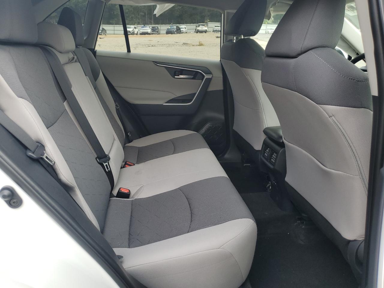 2023 Toyota RAV 4 - Image 10