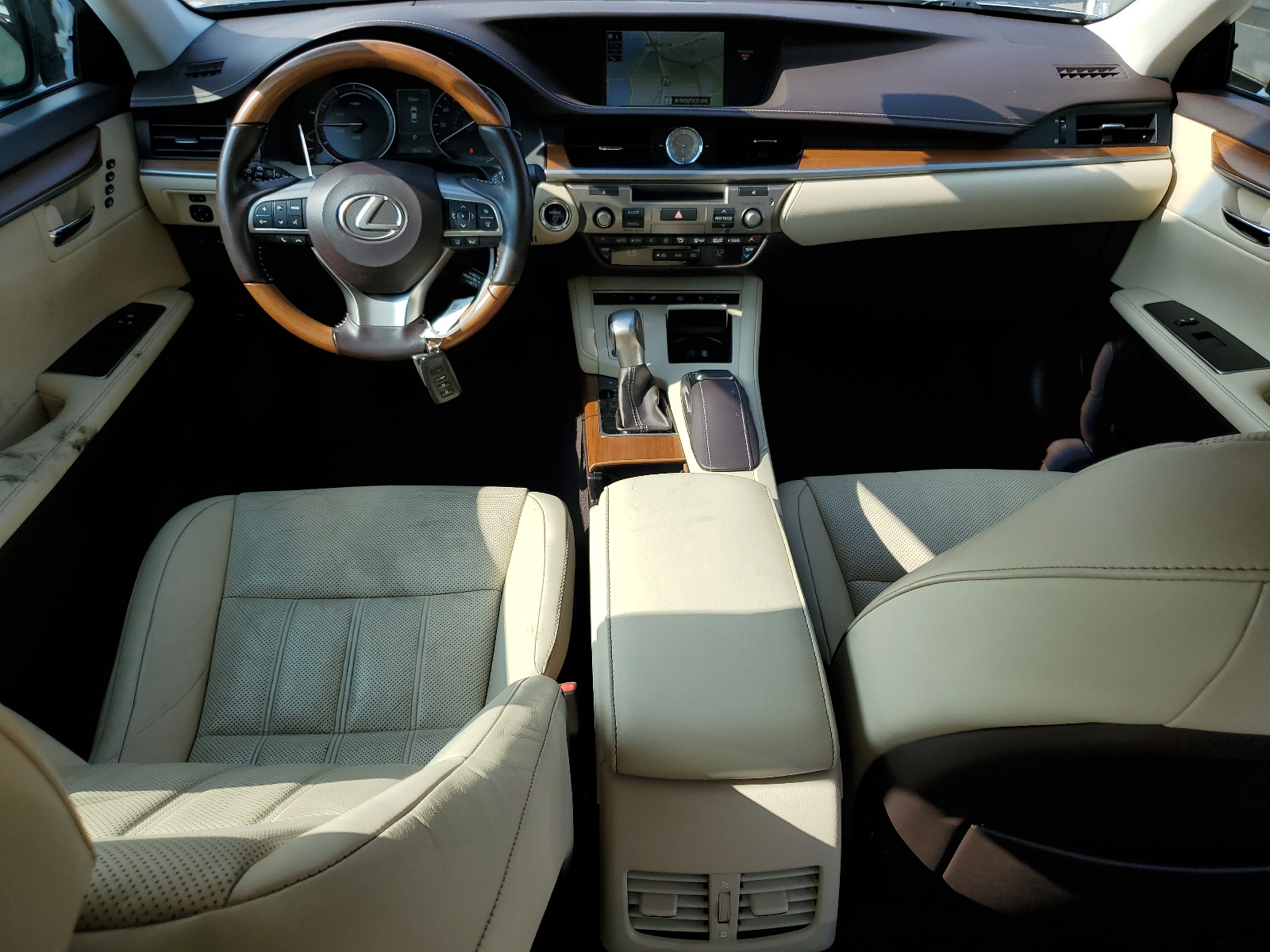 JTHBW1GGXH2133881 2017 Lexus Es 300H