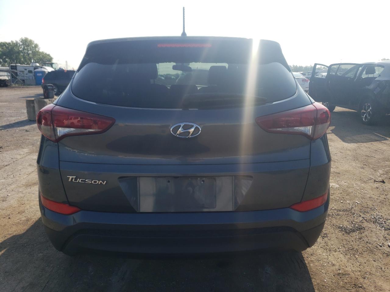 KM8J23A43JU718388 2018 Hyundai Tucson Se