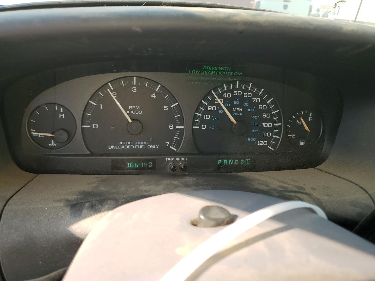 2B4GP25G1YR791441 2000 Dodge Caravan