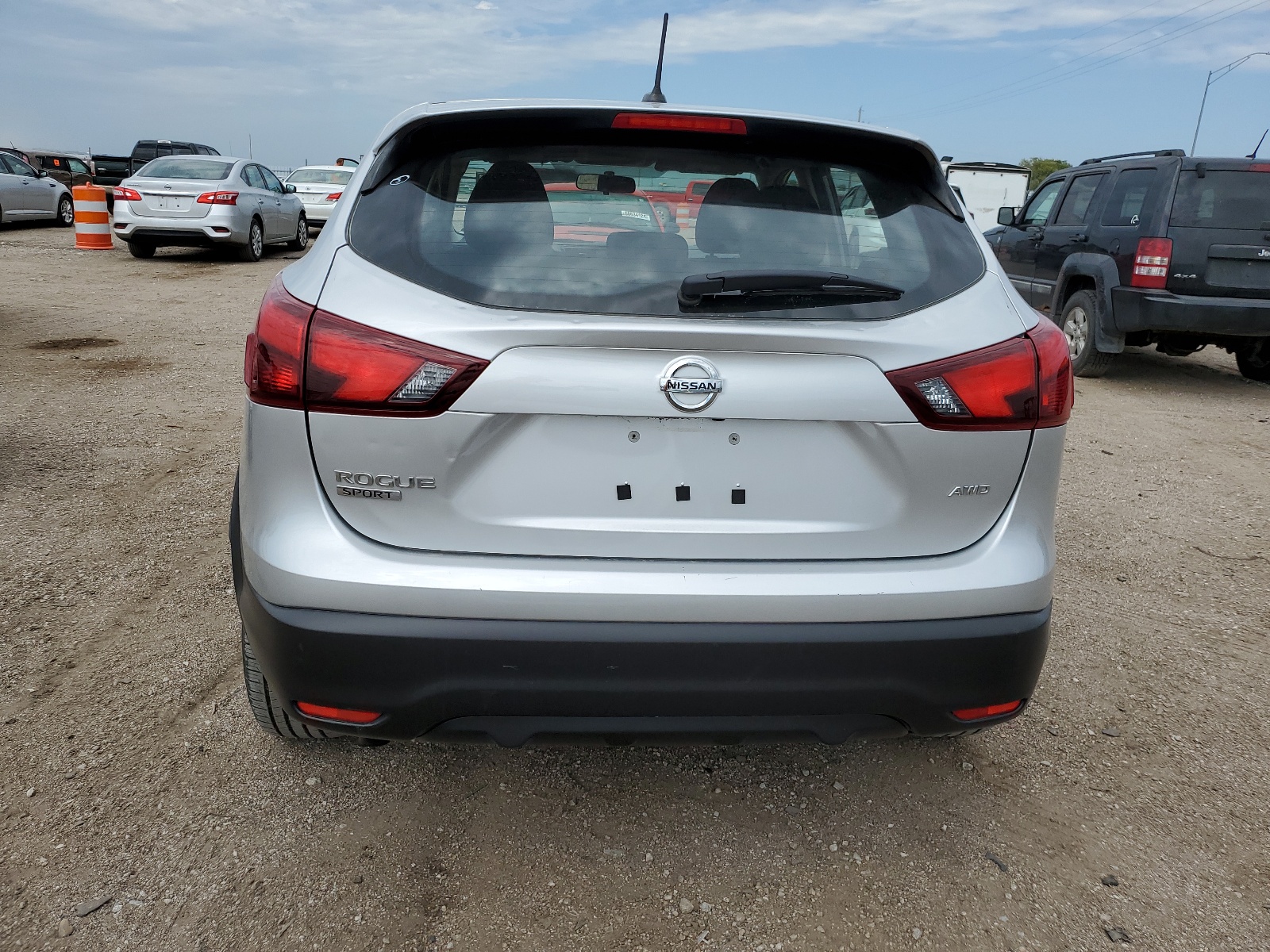 JN1BJ1CR9KW350428 2019 Nissan Rogue Sport S