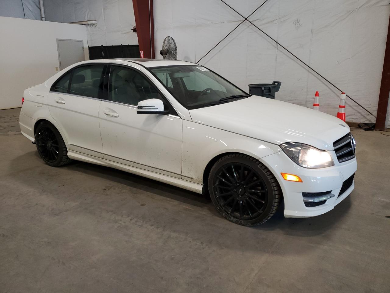 VIN WDDGF8ABXEG236994 2014 MERCEDES-BENZ C-CLASS no.4