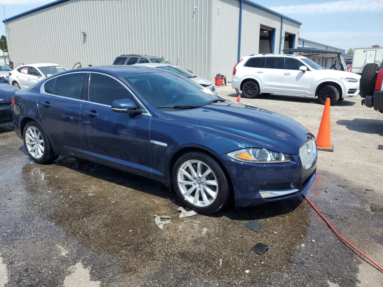 VIN SAJWA0ES1DPS65686 2013 JAGUAR XF no.4