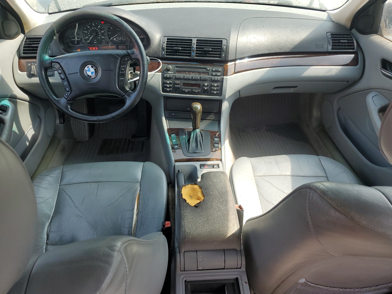 WBAEV33484KR30520 2004 BMW 325 I