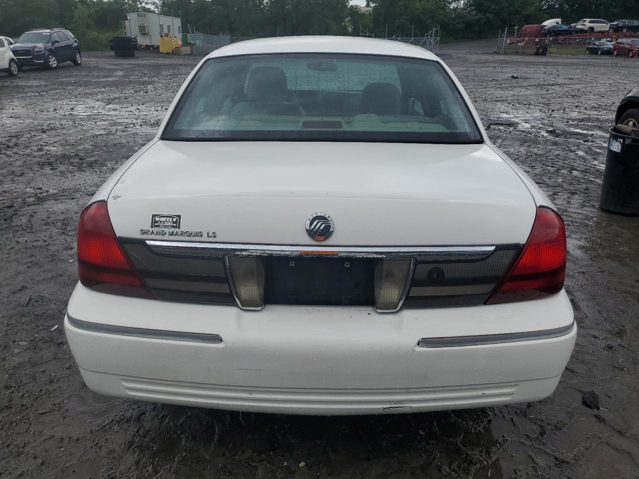 2MEBM7FVXAX626116 2010 Mercury Grand Marquis Ls