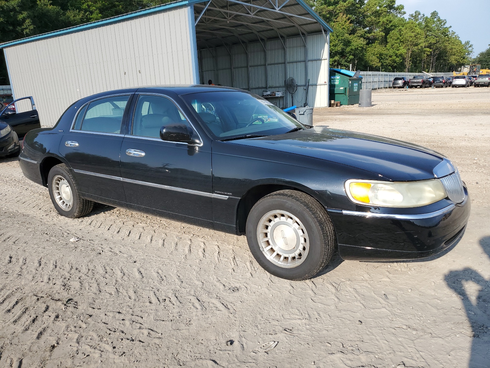 1LNHM81W52Y649334 2002 Lincoln Town Car Executive