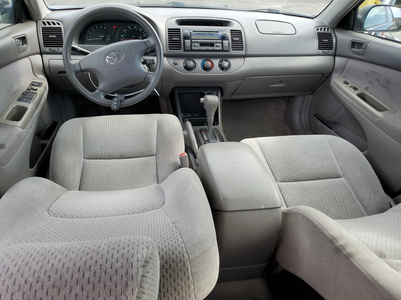 4T1BE32K44U336688 2004 Toyota Camry Le