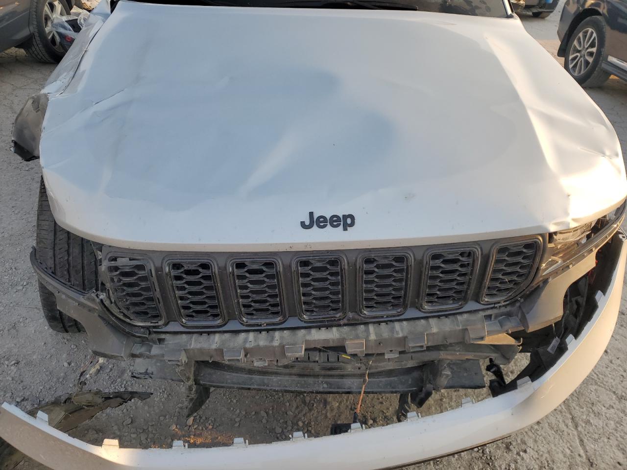 1C4RJKAG8P8701585 2023 Jeep Grand Cherokee L Laredo