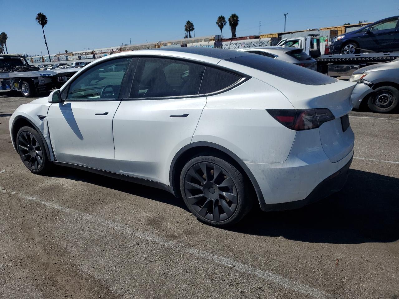 7SAYGDEE5PF626796 Tesla Model Y  2