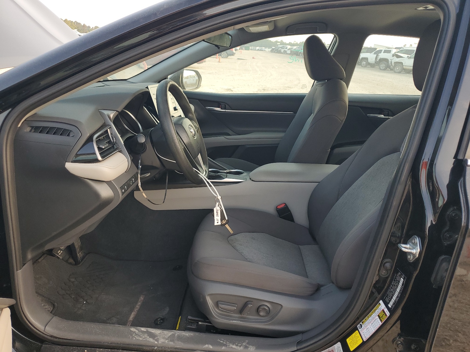 4T1C11AK8MU477107 2021 Toyota Camry Le