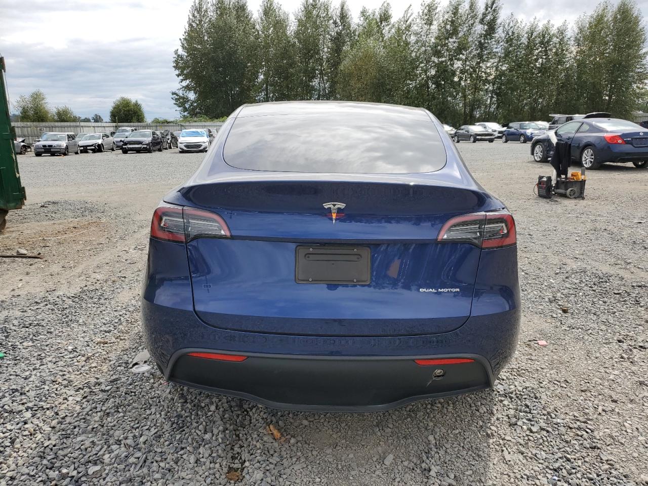 7SAYGDEE0NF504683 2022 Tesla Model Y