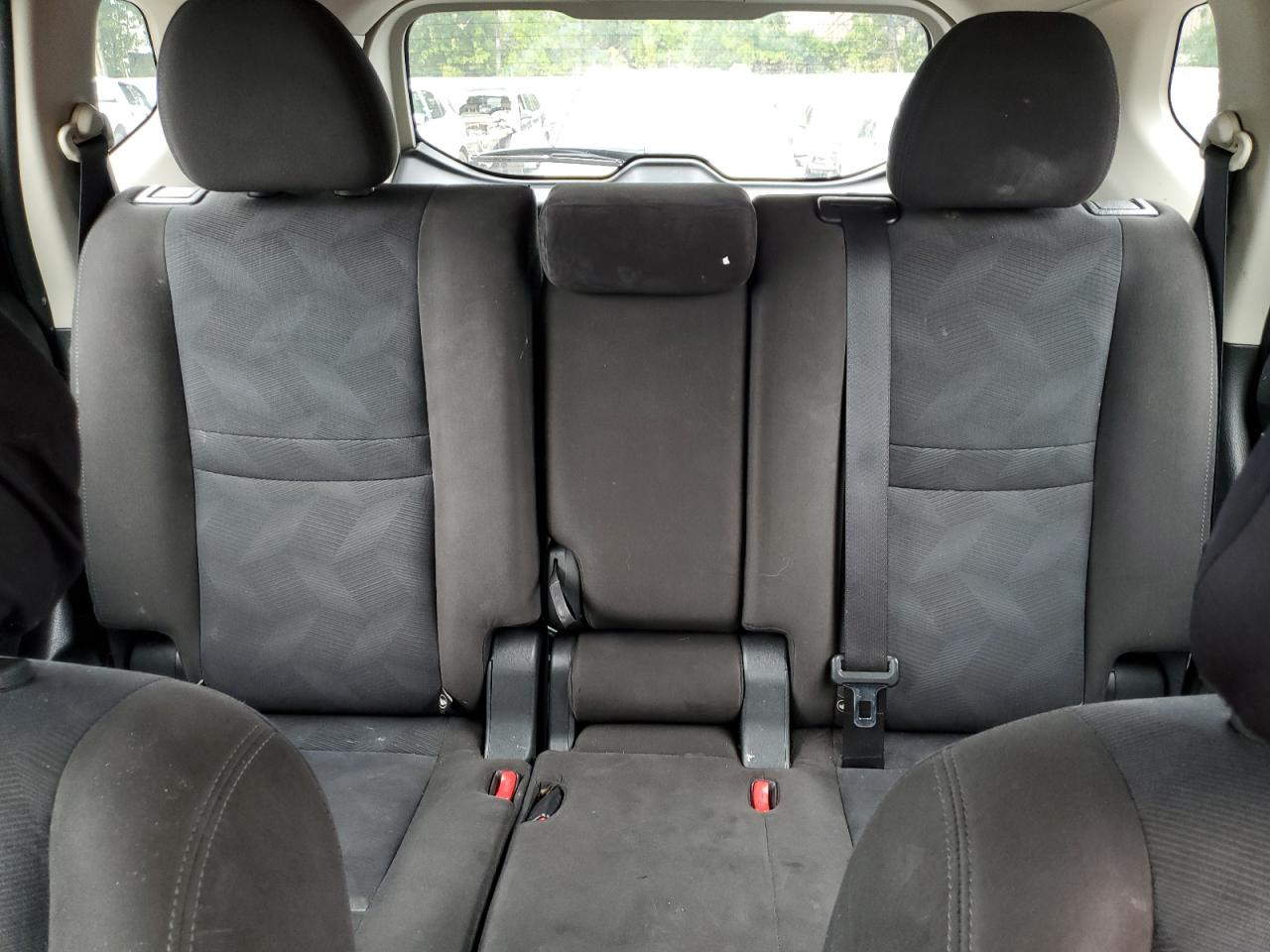 2015 Nissan Rogue - Image 10