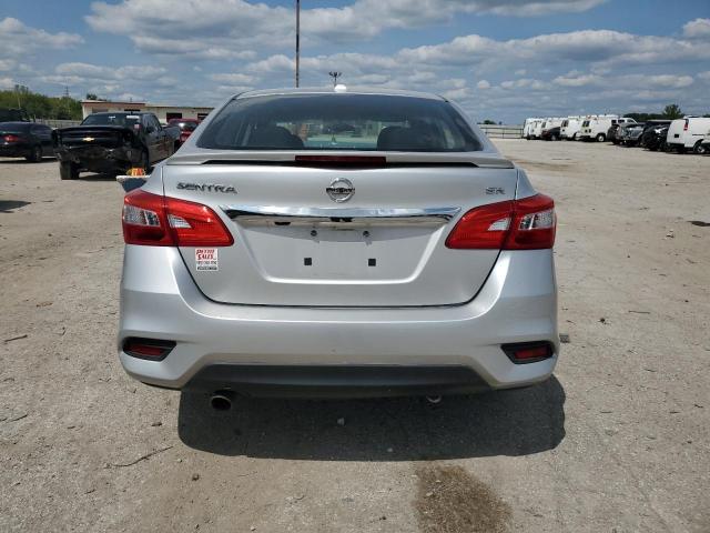 Sedans NISSAN SENTRA 2016 Srebrny