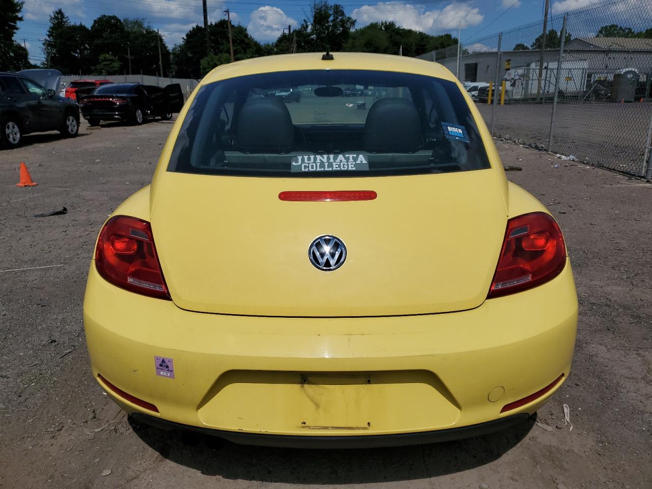 2015 Volkswagen Beetle 1.8T VIN: 3VWF17AT9FM650764 Lot: 66249154