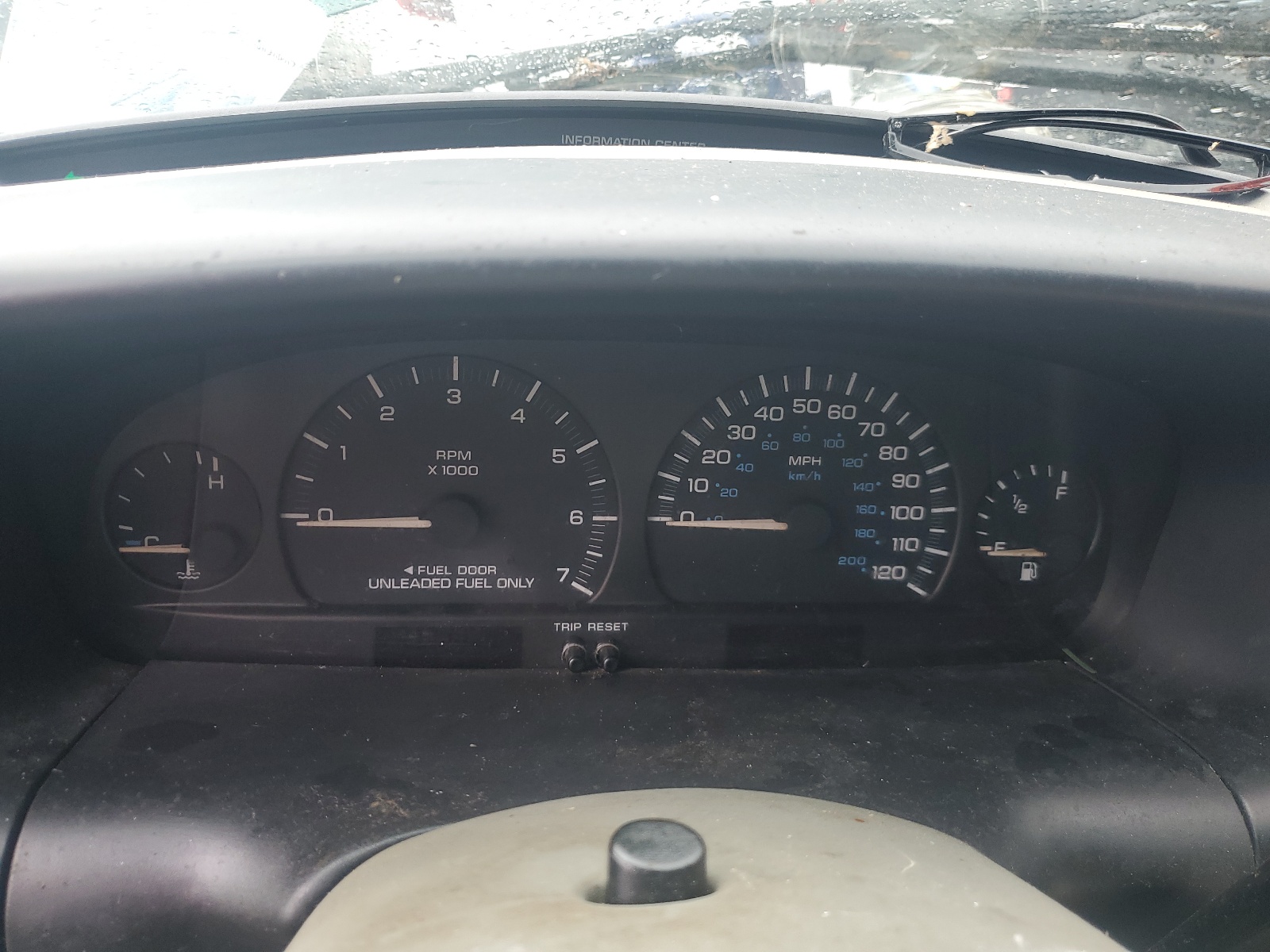 1B4GP44R3TB106393 1996 Dodge Grand Caravan Se