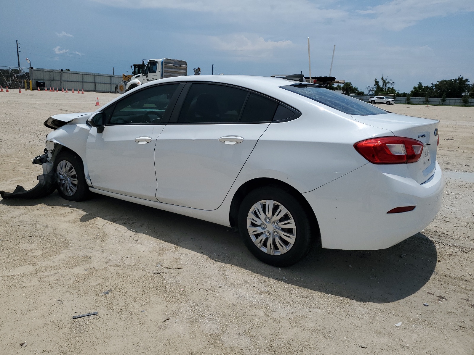 2017 Chevrolet Cruze Ls vin: 1G1BC5SM3H7156820