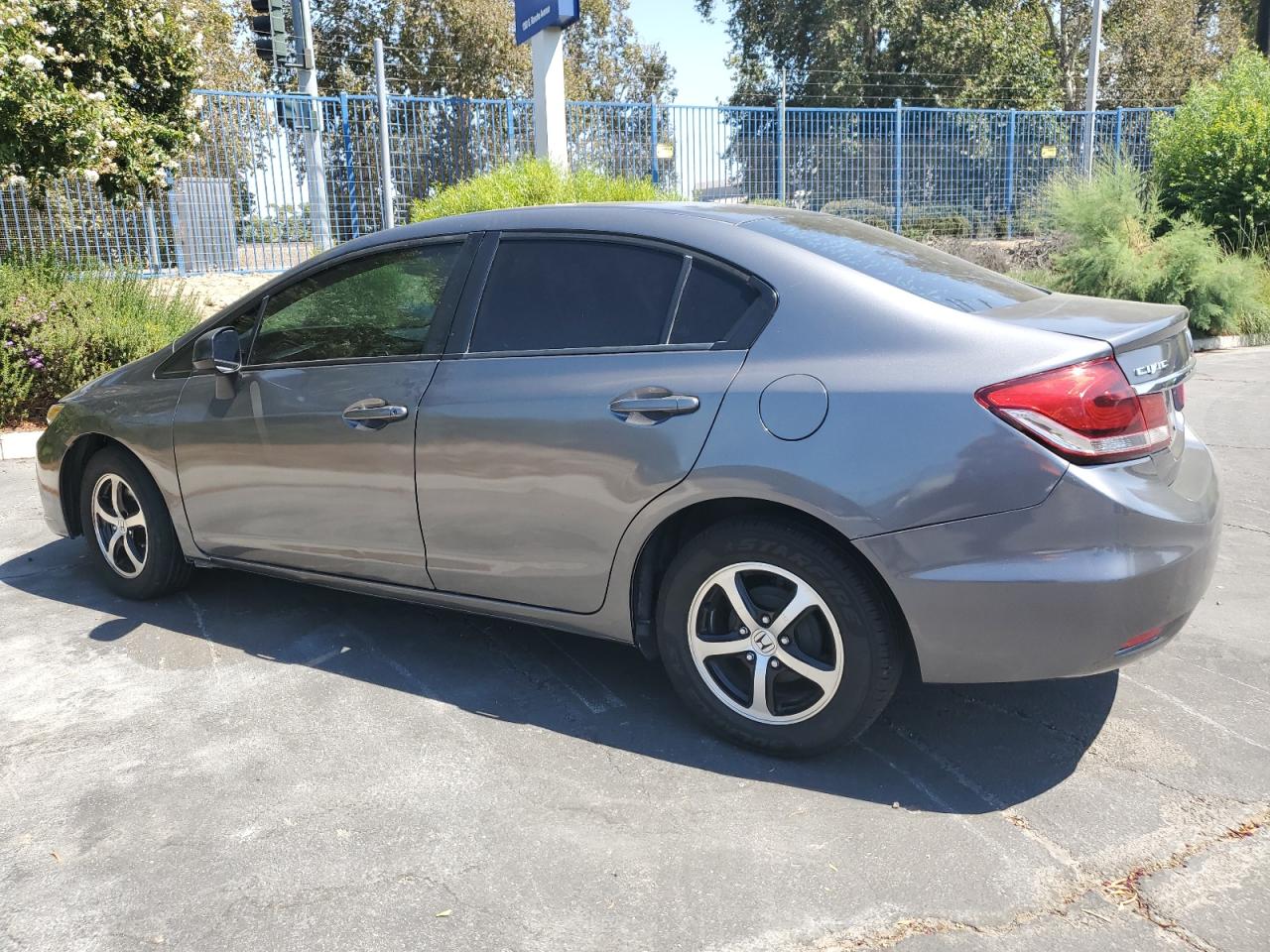 2HGFB2F71FH553086 2015 HONDA CIVIC - Image 2