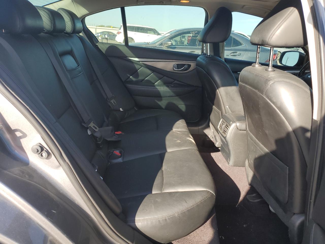 2015 Infiniti Q50 - Image 10