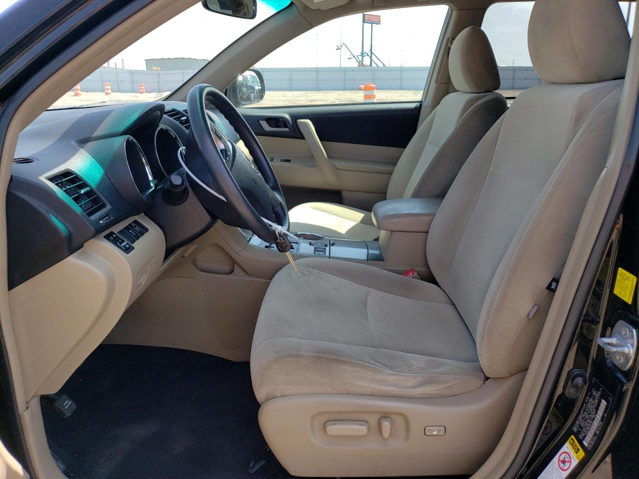 2011 Toyota Highlander Base VIN: 5TDBK3EHXBS057292 Lot: 67776364