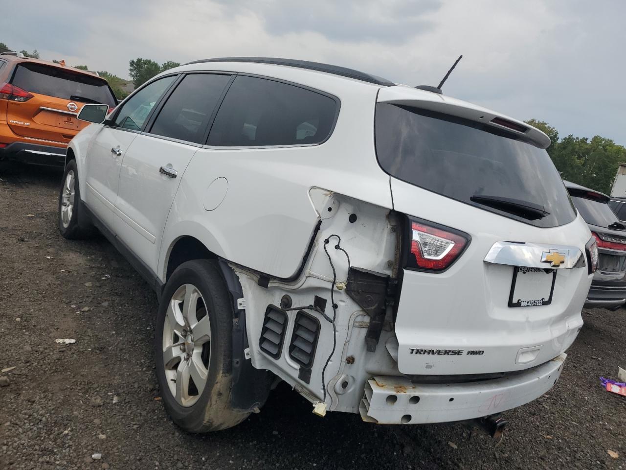 1GNKVGKD1HJ340211 2017 CHEVROLET TRAVERSE - Image 2