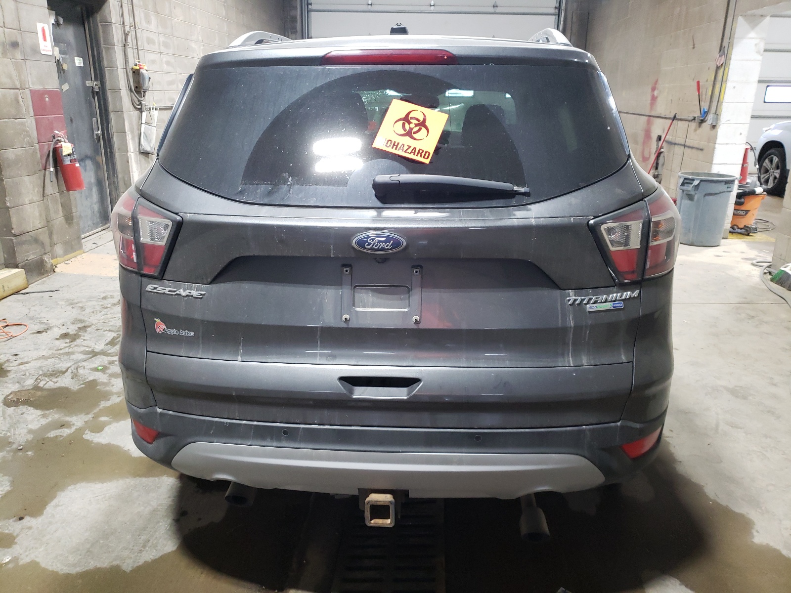 1FMCU9J95HUA61542 2017 Ford Escape Titanium