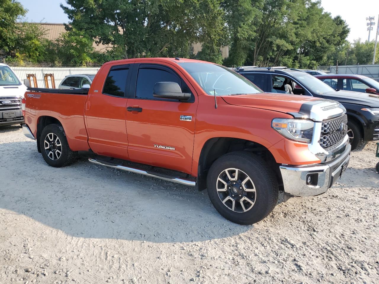 VIN 5TFUY5F12JX709772 2018 TOYOTA TUNDRA no.4