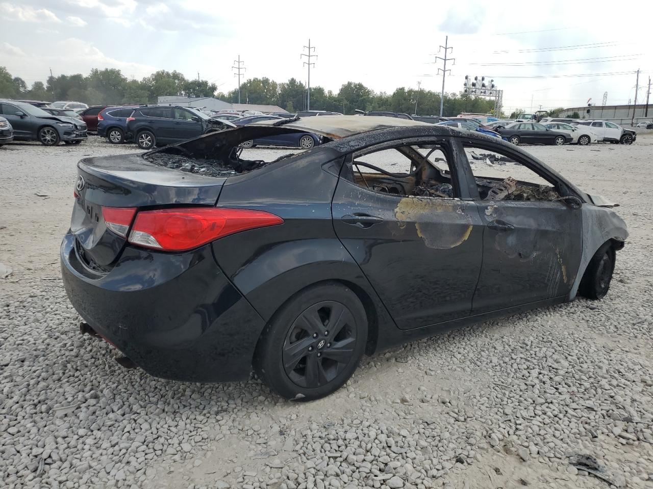 2013 Hyundai Elantra - Image 3