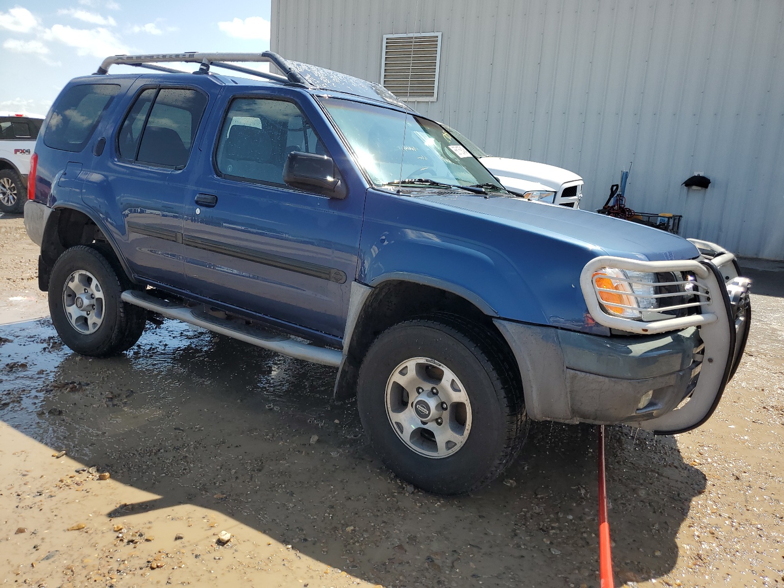 5N1ED28T1YC585147 2000 Nissan Xterra Xe
